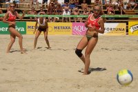 04mebeach_004_v.jpg