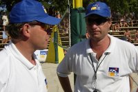 04mebeach_017_v.jpg