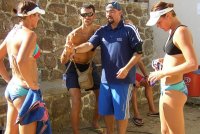 04mebeach_021_v.jpg