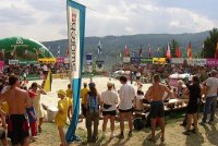 04mebeach_027_v.jpg