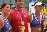 04mebeach_044_v.jpg