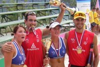 04mebeach_045_v.jpg